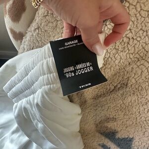 GARAGE WHITE JOGGER SWEATPANTS